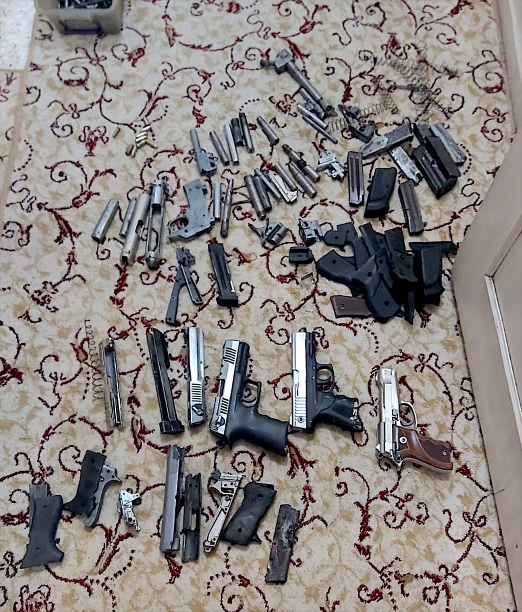 Mersin'de kaçak silah imalatı ve ticareti yapan zanlı tutuklandı