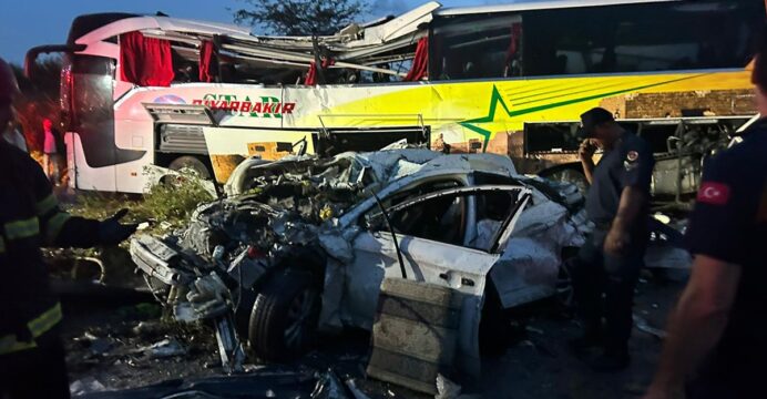 Mersin’de katliam gibi kaza:10 kişi öldü, 30 kişi yaralandı