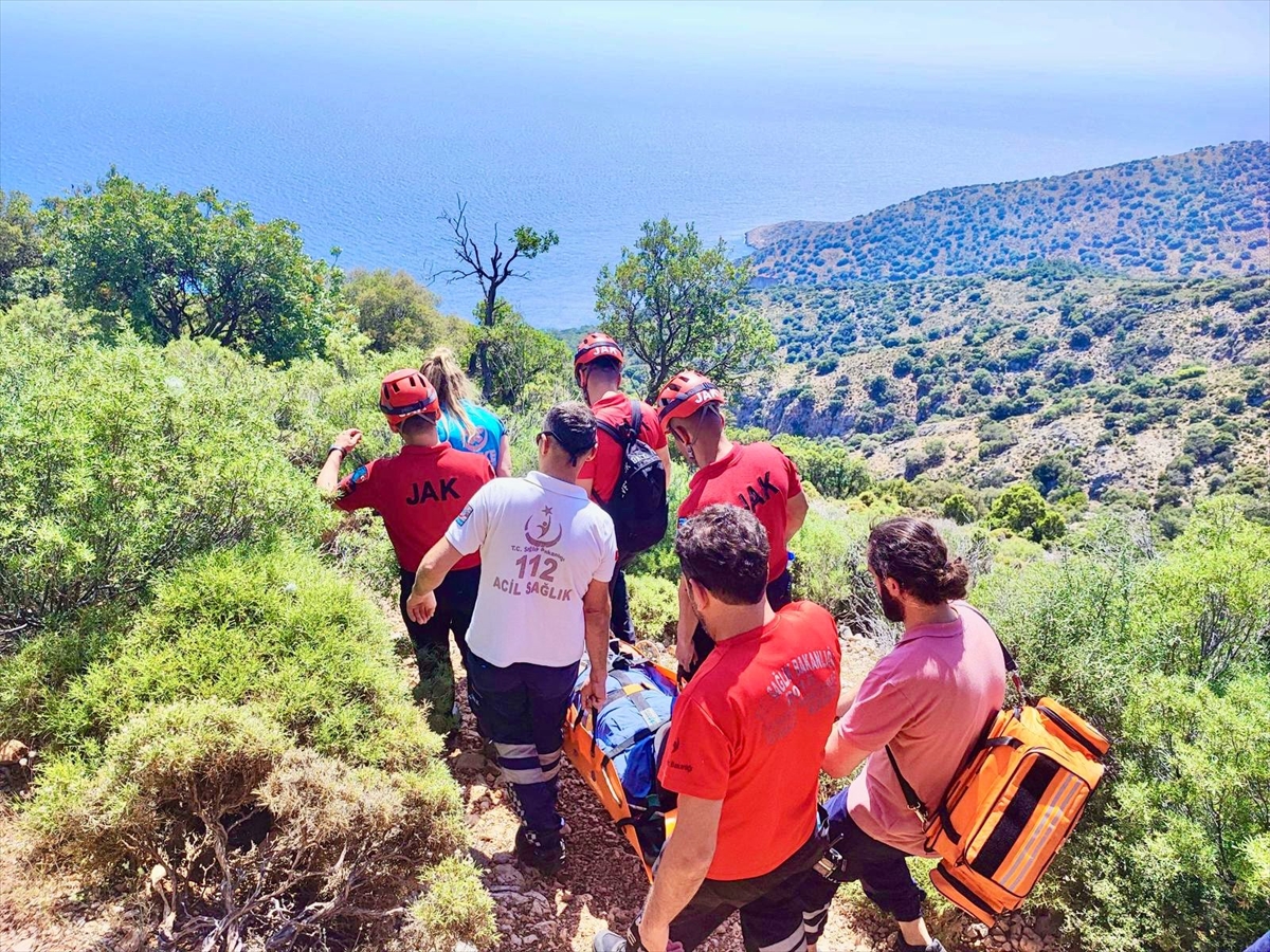 Muğla'daki tarihi Likya Yolu'nda ayağı kırılan turist kurtarıldı