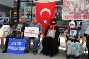 MUŞ (AA) – Muş'ta çocuklarının, terör örgütü PKK tarafından dağa