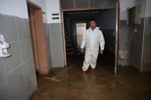 NEVŞEHİR (AA) – Nevşehir'de sağanak nedeniyle bazı cadde ve yollarda