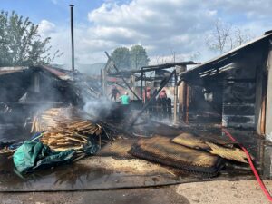 SAKARYA (AA) – Sakarya'nın Hendek ilçesinde kereste atölyesinde çıkan yangın