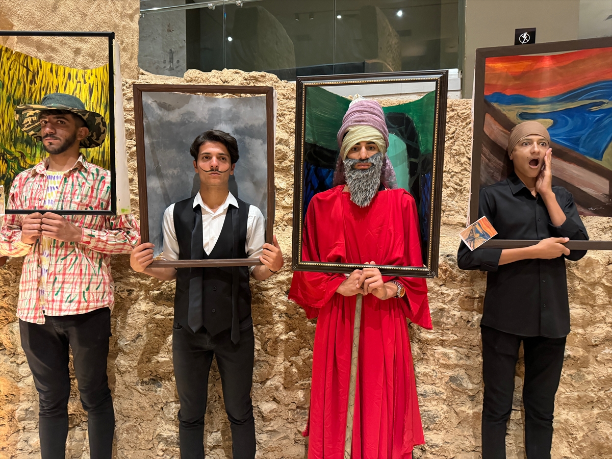Şanlıurfa'da lise öğrencileri ünlü ressamların tablolarını canlandırdı
