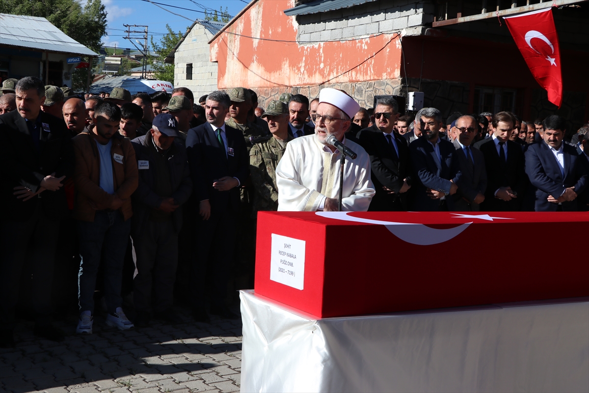 Şehit Piyade Sözleşmeli Onbaşı Recep Kabala, Erzurum'da son yolculuğuna uğurlandı