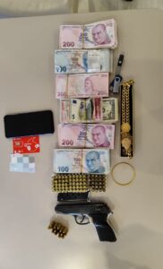 AFYONKARAHİSAR (AA) – Afyonkarahisar'da, suç örgütüne yönelik "Sibergöz-36" operasyonunda gözaltına