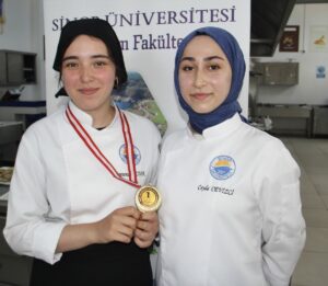 SİNOP (AA) – Sinop'ta geleceğin şefleri, kente özgü yöresel lezzetlerden