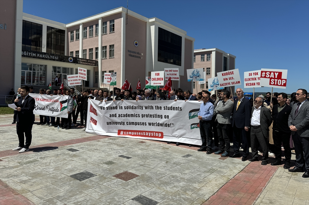Sinop'ta üniversite öğrencileri İsrail'in Gazze'ye yönelik saldırılarını protesto etti