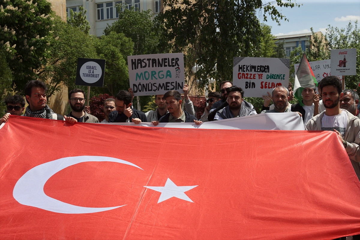 Sivas Cumhuriyet Üniversitesinde Filistin'e destek gösterisi düzenlendi