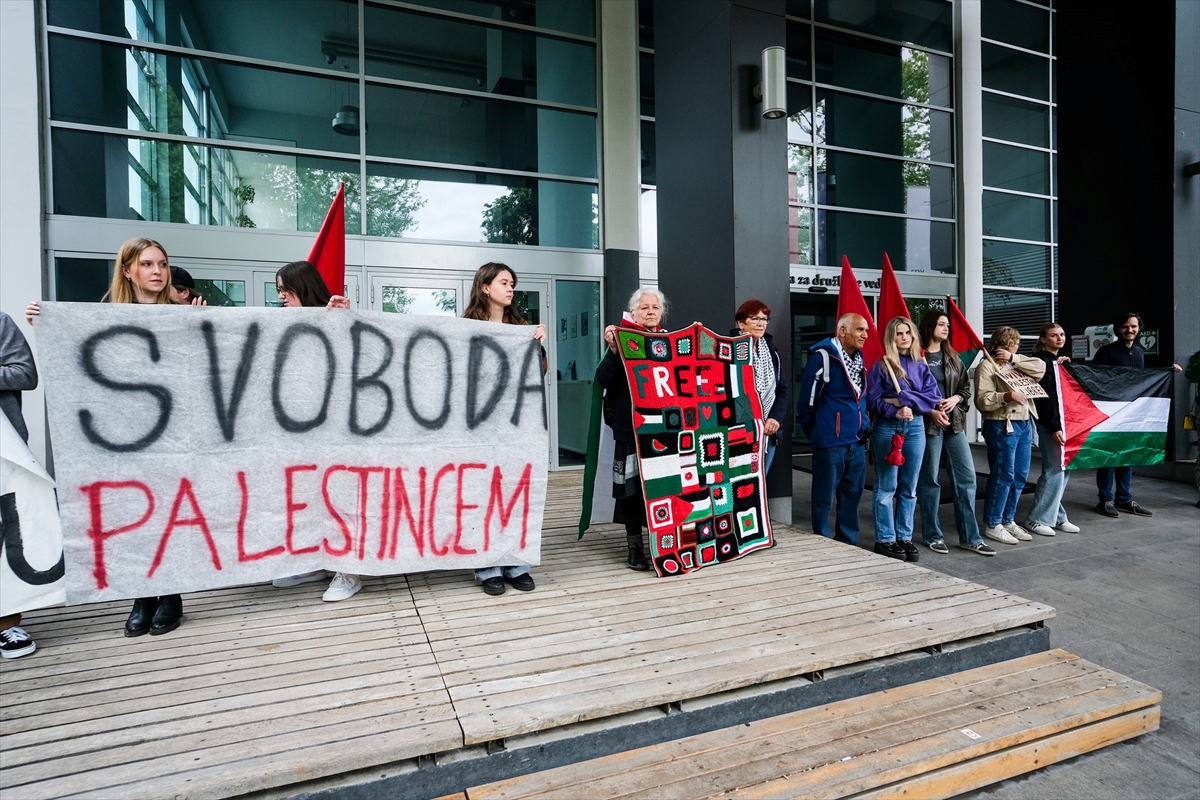 Slovenya'da üniversite öğrencileri, Filistin'e destek gösterisi düzenledi