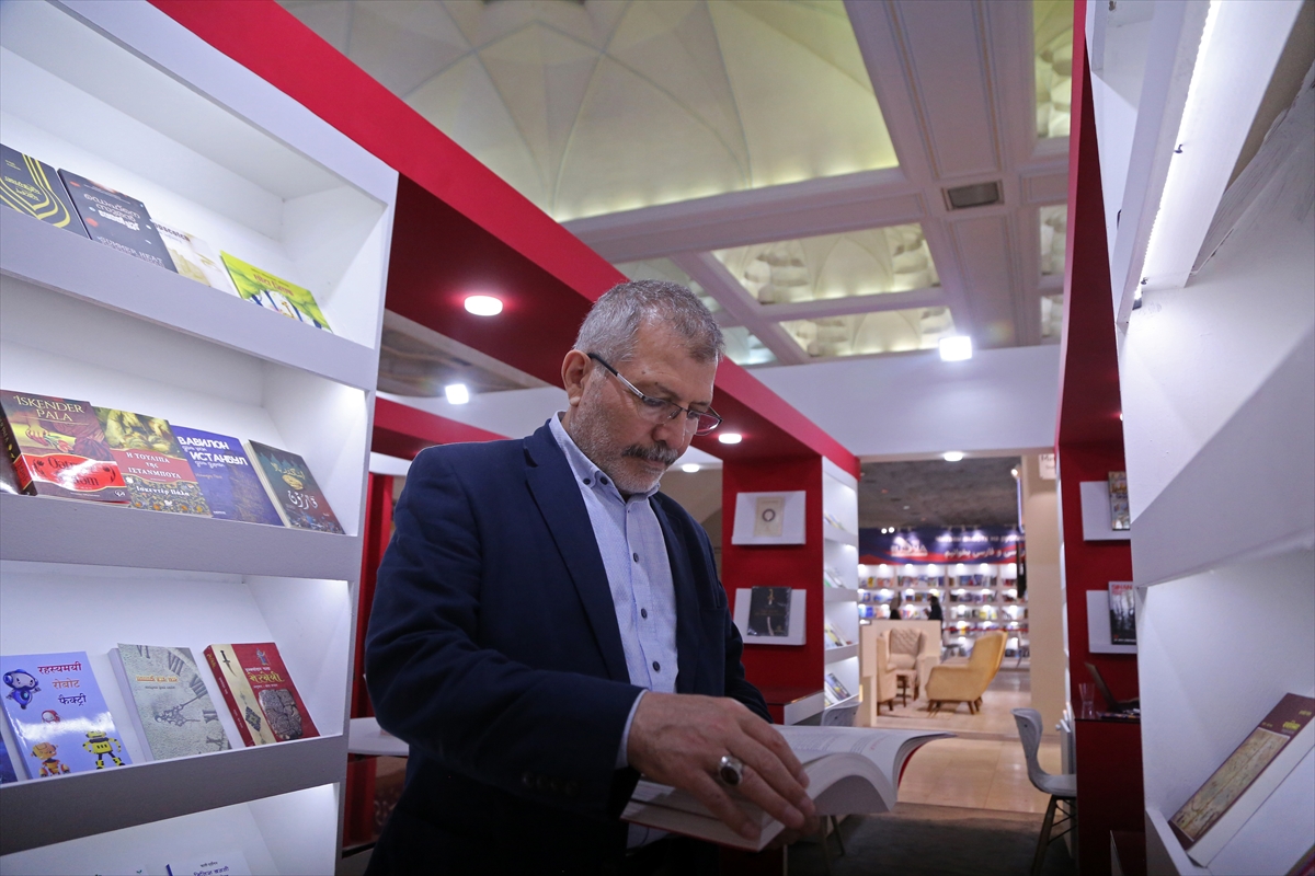 Tahran Uluslararası Kitap Fuarı 35'inci kez kapılarını ziyaretçilere açtı