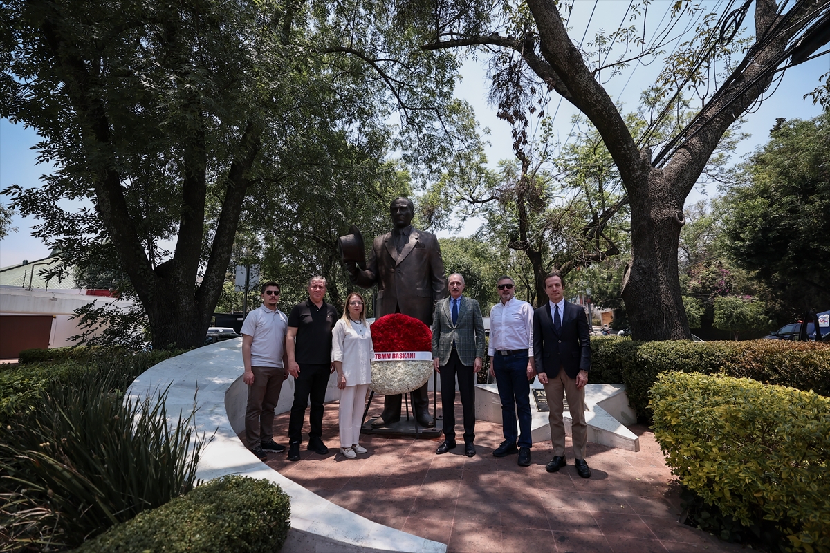 TBMM Başkanı Kurtulmuş, Meksika'daki Atatürk Anıtı'nı ziyaret etti