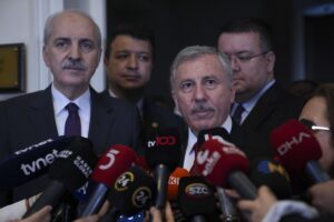 -"(Yeni anayasa) Yapıcı, olumlu bir görüşme yaptığımızı ve bundan sonra