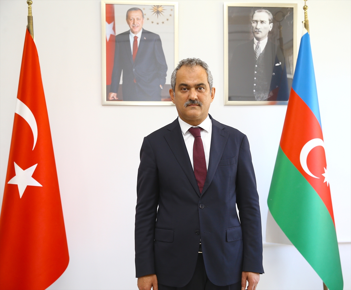 TBMM Milli Eğitim, Kültür, Gençlik ve Spor Komisyonu Başkanı Özer, Bakü'de temaslarda bulundu: