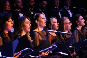 TEKİRDAĞ (AA) – Tekirdağ'da, 40 öğretmenden oluşan koro, Gençlik Haftası