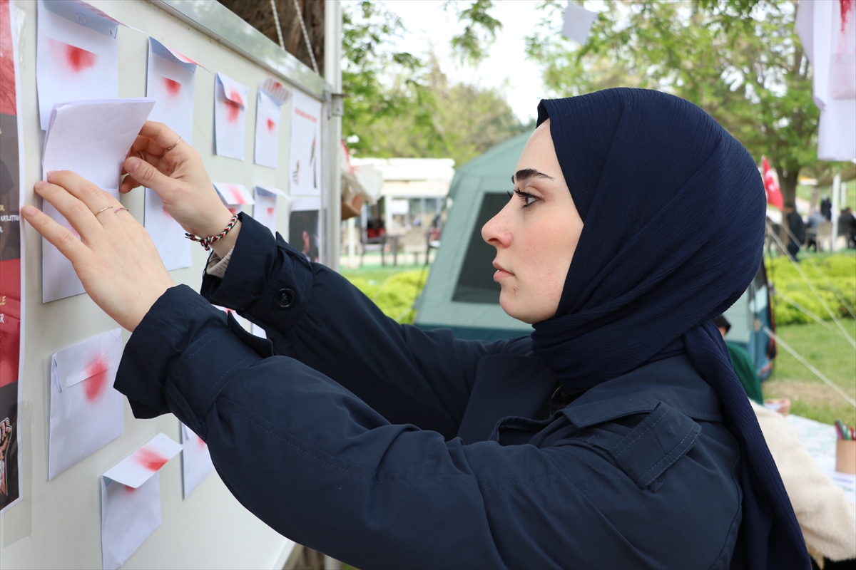 Tekirdağ'da üniversite öğrencileri Filistinli anneler için mektup yazdı