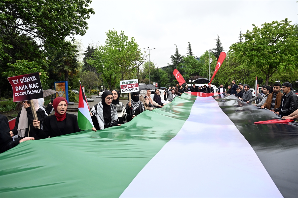 Trabzon'da üniversite öğrencileri İsrail'in Gazze'ye yönelik saldırılarını protesto etti