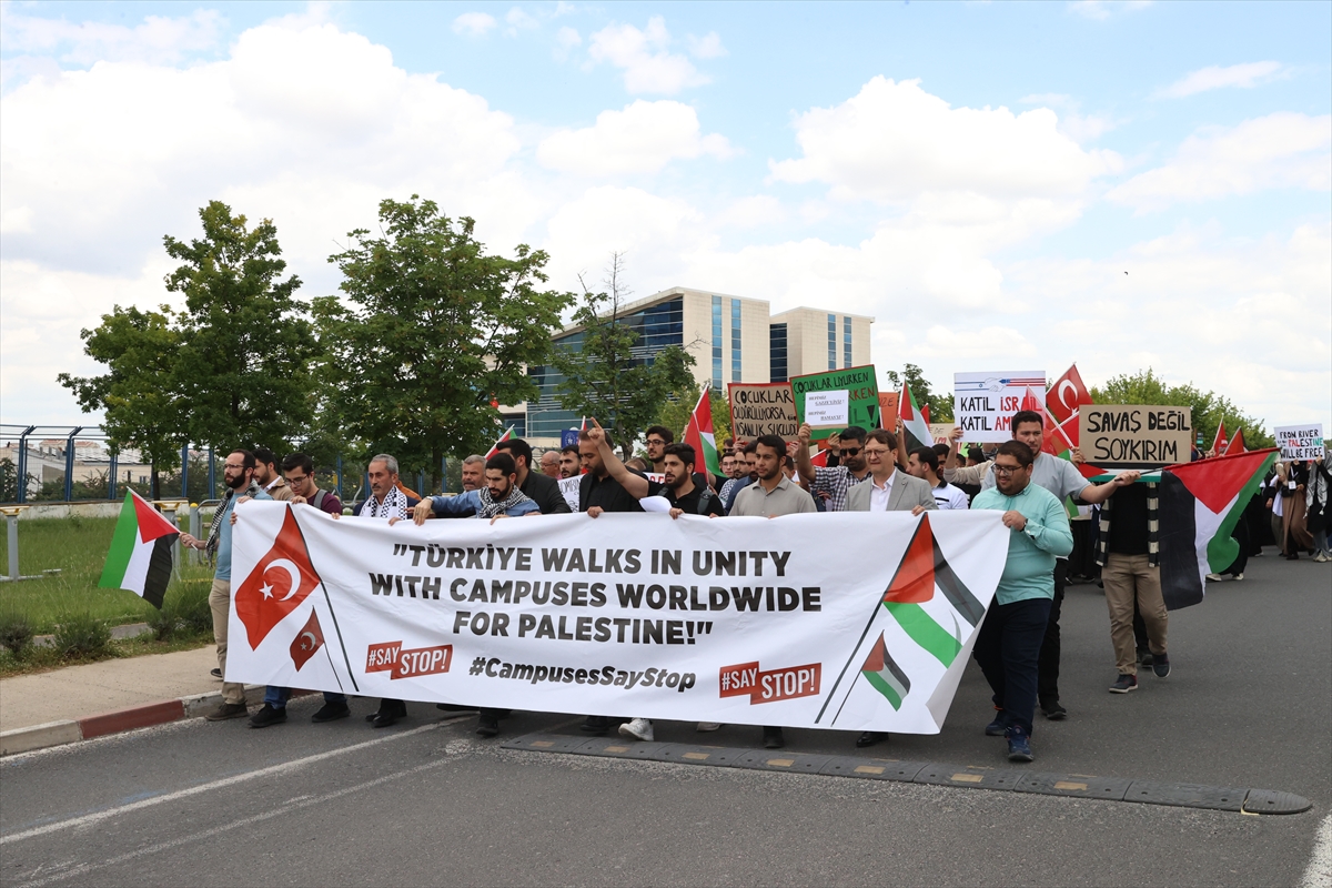 Trakya Üniversitesinde İsrail'in Refah'taki kampa saldırısı protesto edildi