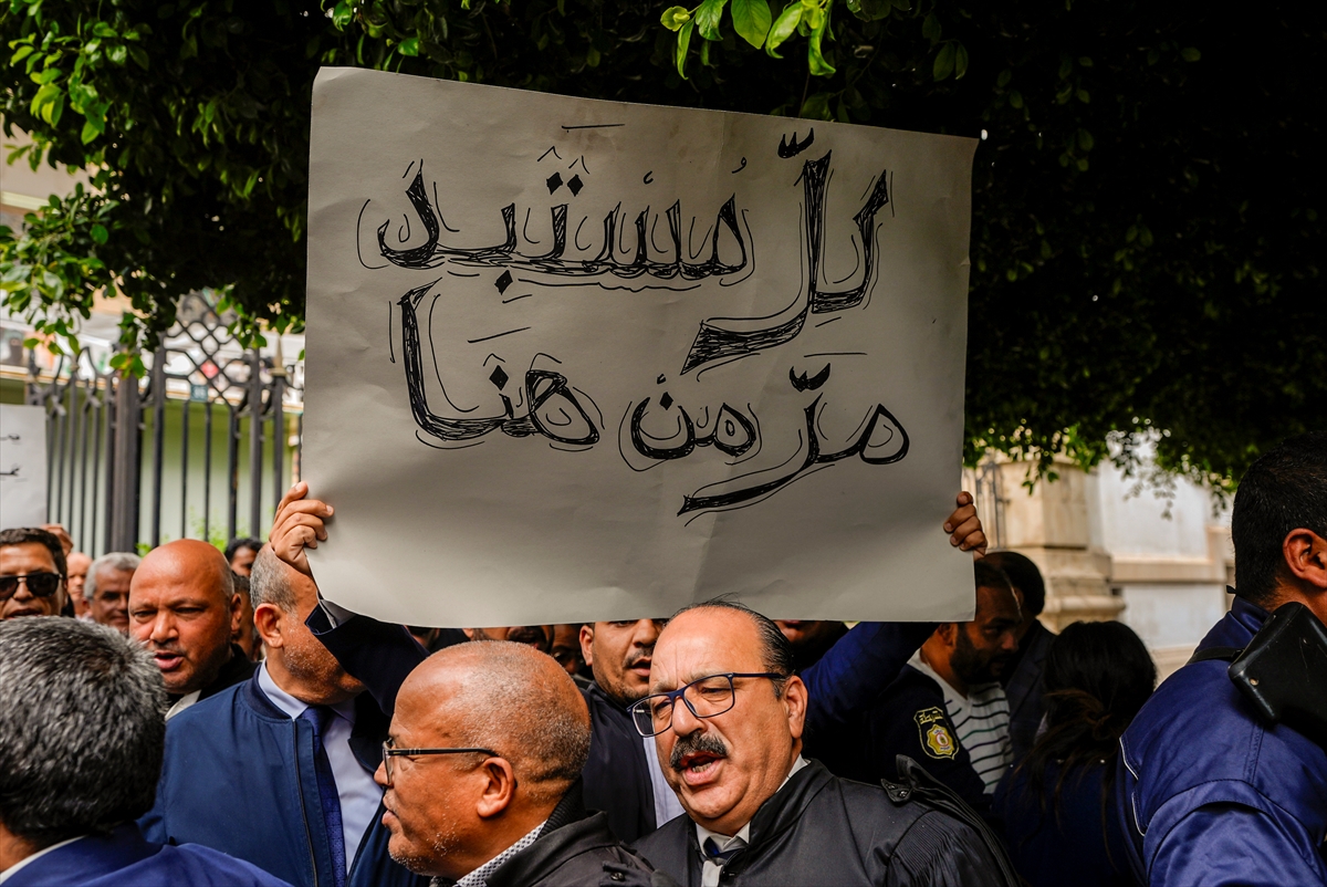 Tunuslu avukatlar “maruz kaldıkları kısıtlamaları” protesto etti