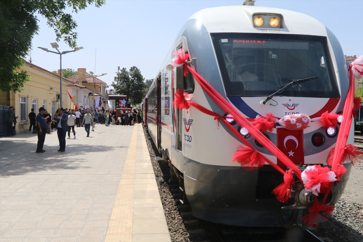 “Turistik Tuz Ekspresi”nin ilk seferi Çankırı'ya ulaştı