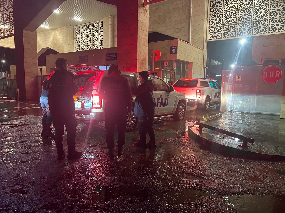 Türk arama kurtarma ekibi, İran'a intikal için yola çıktı