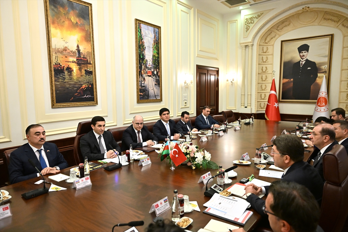 Türkiye ve Azerbaycan Adalet Bakanlıkları arasında işbirliği protokolü imzalandı
