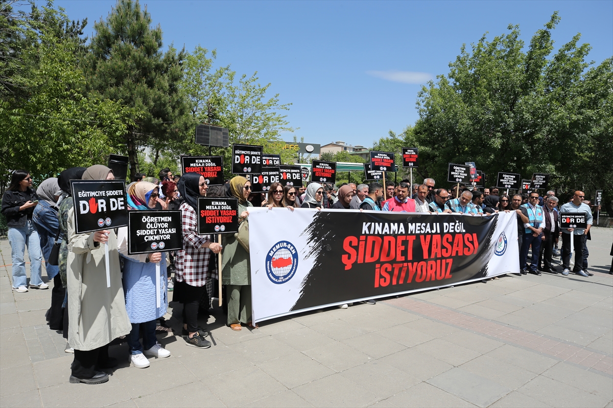 Van ve çevre illerde eğitim sendikaları İstanbul'da okul müdürünün öldürülmesini protesto etti