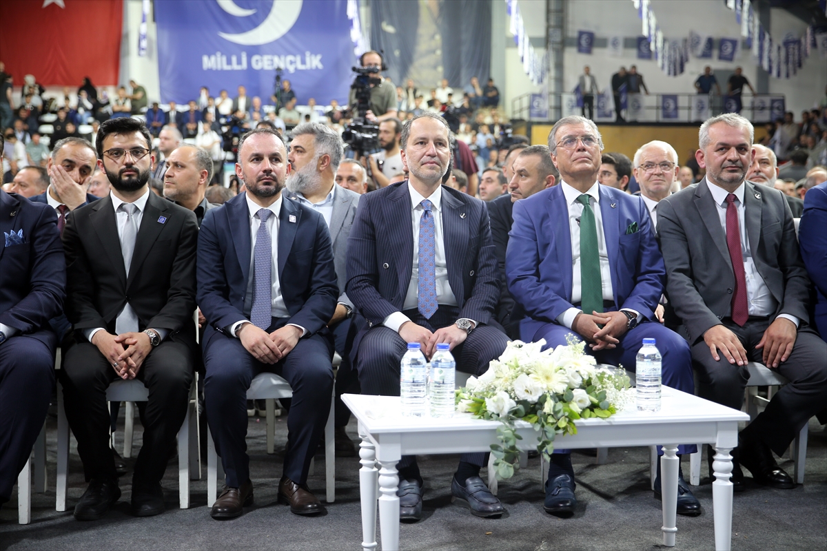 Yeniden Refah Partisi Genel Başkanı Erbakan, Sakarya'da “İstanbul'un Fethi” programında konuştu: