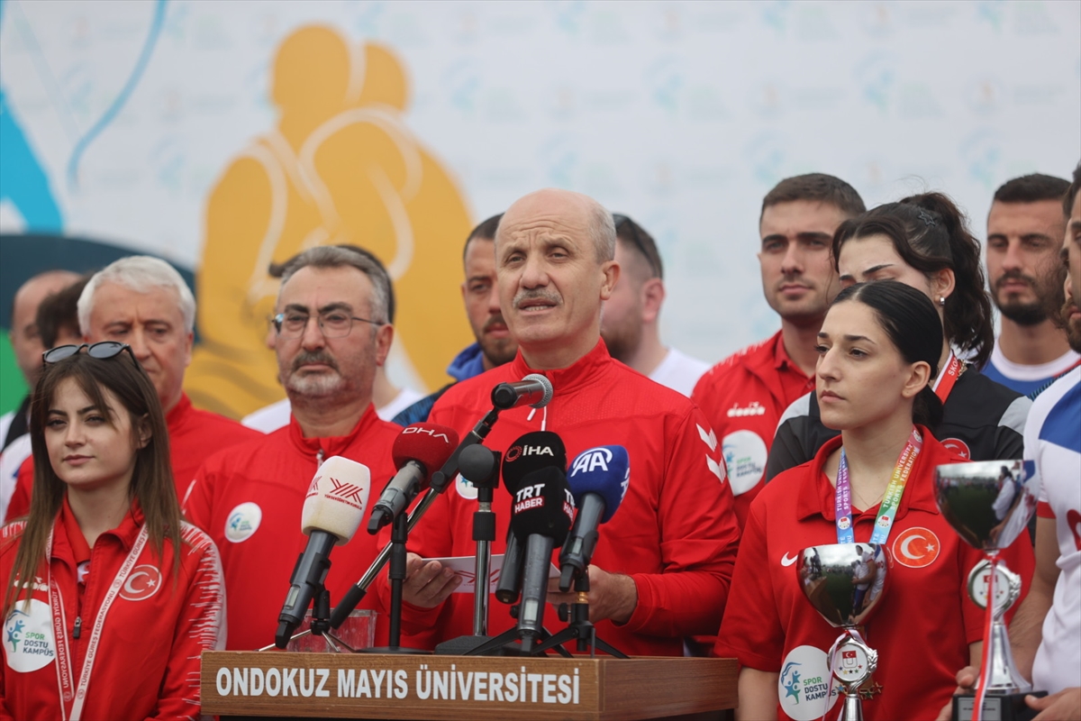 YÖK Başkanı Özvar, milli sporcularla birlikte “Spor Dostu Kampüs” projesini tanıttı:
