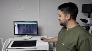 ZONGULDAK (AA) – Zonguldak'ta taksinin çarpması sonucu uyluk kemiği çıkan