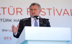 İSTANBUL (AA) – Gençlik ve Spor Bakanı Osman Aşkın Bak,