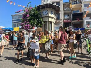 İSTANBUL (AA) – Adalar sakinlerinin de aralarında bulunduğu grubun, İETT'nin