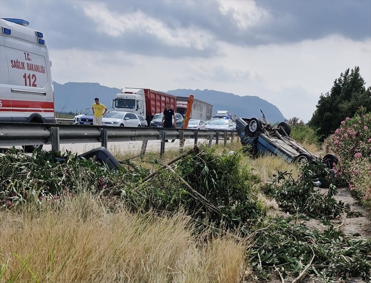 Adana'daki trafik kazasında 1 kişi öldü, 4 kişi yaralandı