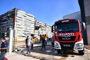 ANKARA (AA) – Ankara'nın Sincan ilçesinde bir palet fabrikasında çıkan