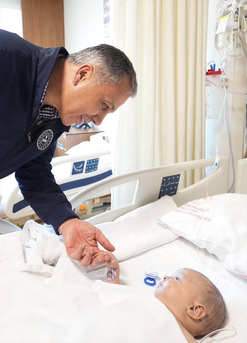 ANKARA (AA) – İçişleri Bakanı Ali Yerlikaya, İstanbul Küçükçekmece'de çöken