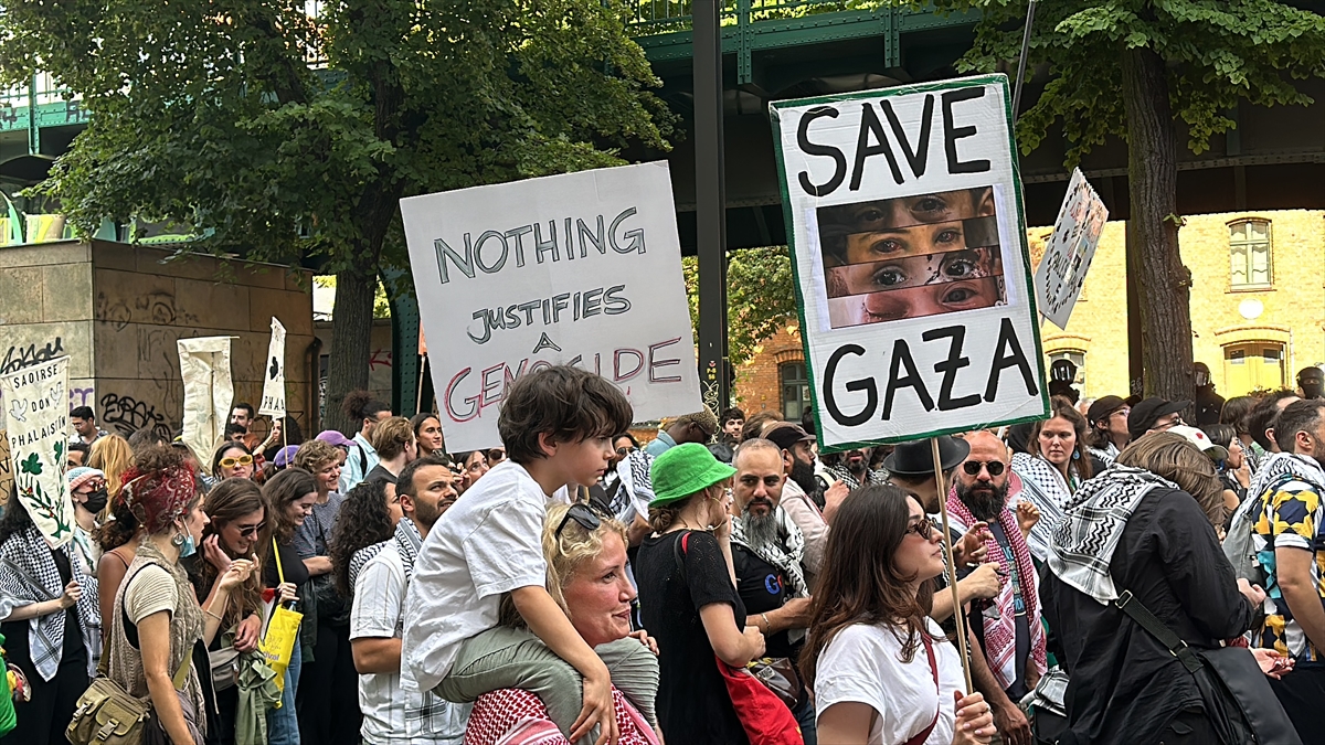 Berlin’de düzenlenen Filistin’e destek eyleminde en az 20 gösterici gözaltına alındı