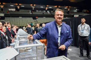 İSTANBUL (AA) – Beşiktaş Kulübü Başkanı Hasan Arat, yeni sezon