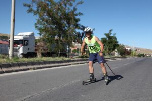 BİTLİS (AA) – Bitlis'in Ahlat ilçesinde, Türkiye Kayak Federasyonunca düzenlenen