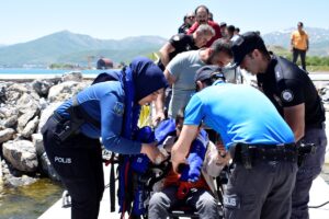 BİTLİS (AA) – Bitlis'in Güroymak ilçesindeki özel öğrenciler, İl Emniyet