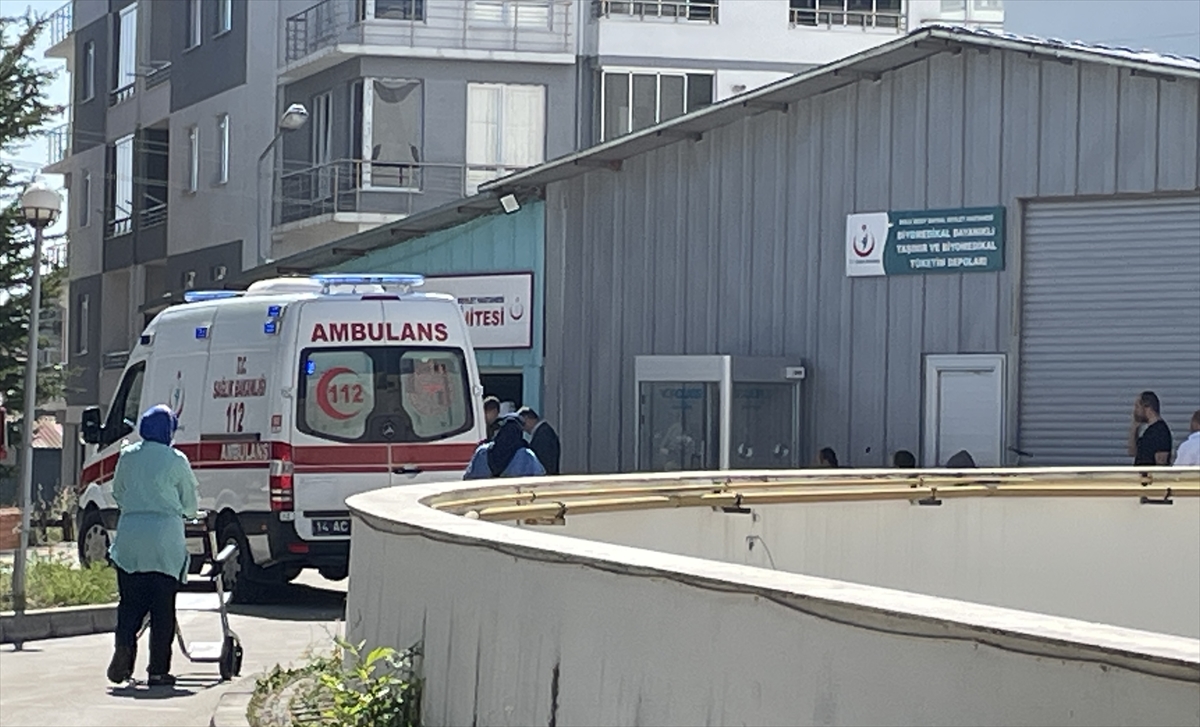 Bolu'da fabrikada amonyak gazından etkilenen 18 işçi hastaneye kaldırıldı