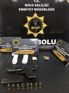 BOLU (AA) – Bolu'da düzenlenen uyuşturucu operasyonunda gözaltına alınan 2