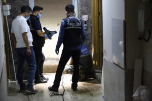 DENİZLİ (AA) – Denizli'nin Pamukkale ilçesinde bir kişi asansör boşluğunda