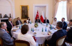 VARŞOVA (AA) – Dışişleri Bakanı Hakan Fidan, Polonya'nın başkenti Varşova'da,