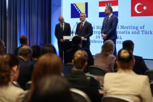 - "Bosna Hersek'in toprak bütünlüğü, egemenliği ve siyasi birliğine yönelik