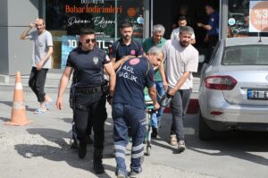 DİYARBAKIR (AA) – Diyarbakır'ın merkez Bağlar ilçesinde iki grup arasında