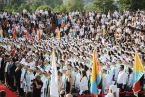 İSTANBUL (AA) – Doğa Koleji'nin 8. ve 12. sınıf öğrencileri