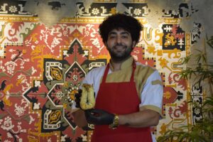 TRABZON (AA) – Trabzon'da, iş arkadaşlarının sürprizi üzerine düğününde Trabzonspor