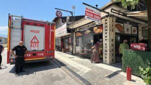 DÜZCE (AA) – Düzce'de lokantada çıkan yangın hasara neden oldu.