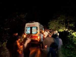 DÜZCE (AA) – Düzce'nin Gölyaka ilçesinde traktörün şarampole devrilmesi sonucu