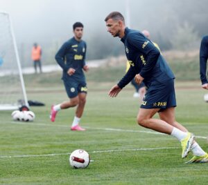 DÜZCE (AA) – Düzce'nin Kaynaşlı ilçesinde kampa giren Fenerbahçe, yeni