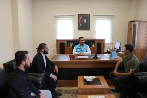 GAZİANTEP (AA) – Gaziantep'te üniversite öğrencileri, Filistin'de kurban kesilmesi için